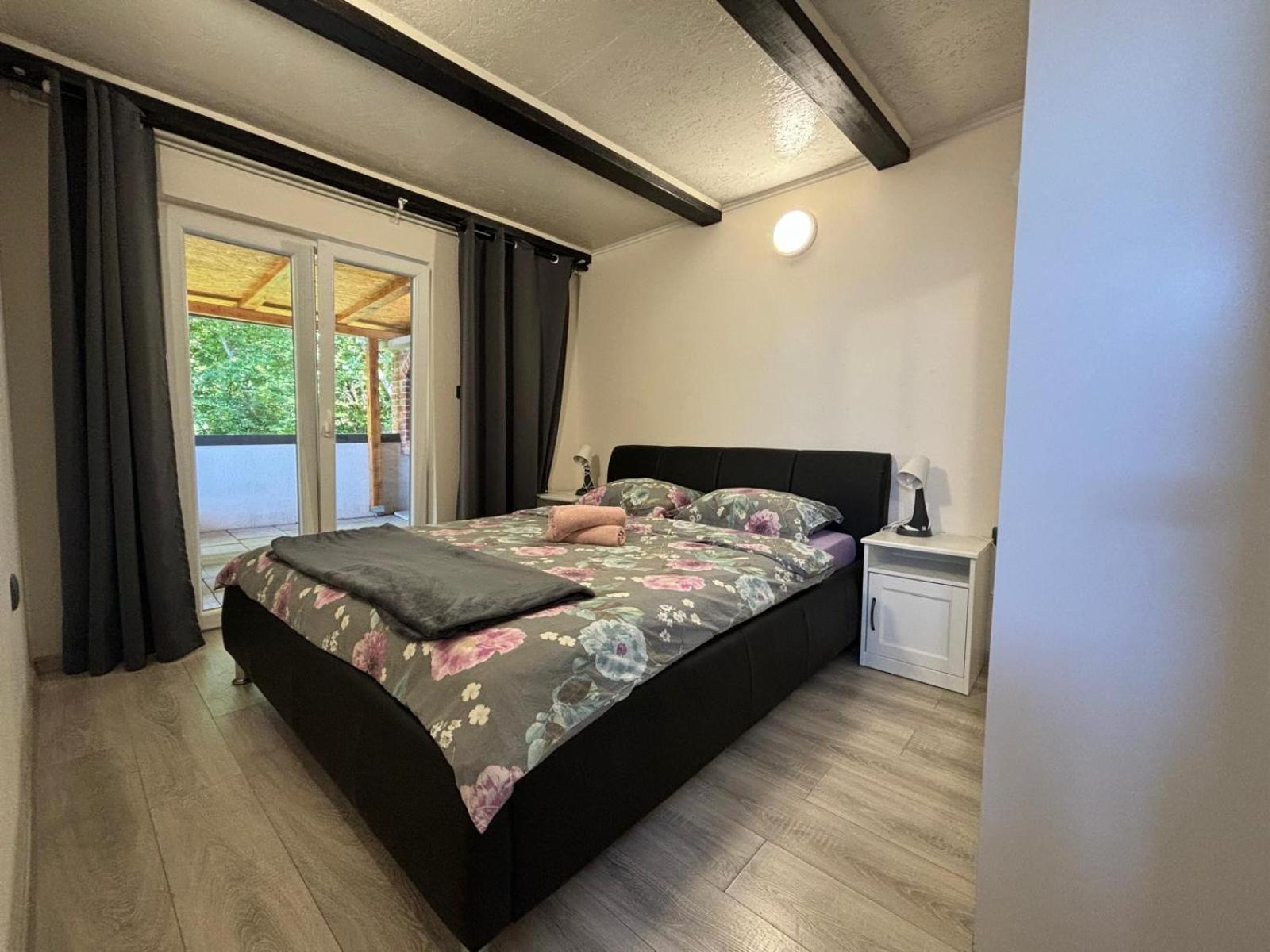 Apartmani Bosnjak สตารีกราด-ปาเคลนีซา ภายนอก รูปภาพ
